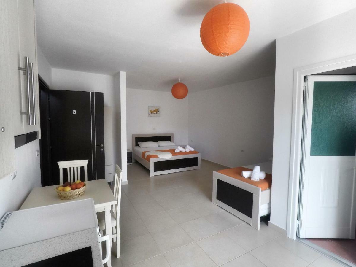 Prive Hotel And Apartment Ksamil Buitenkant foto